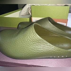 AUTHENTIC Marni Fussbett Leather Slip-On Mules